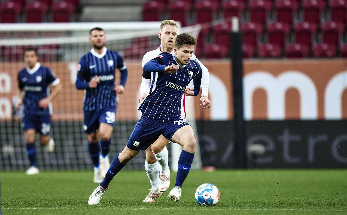 斯图加特客场不敌对手遭遇失利 斯图加特客场不敌对手遭遇失利