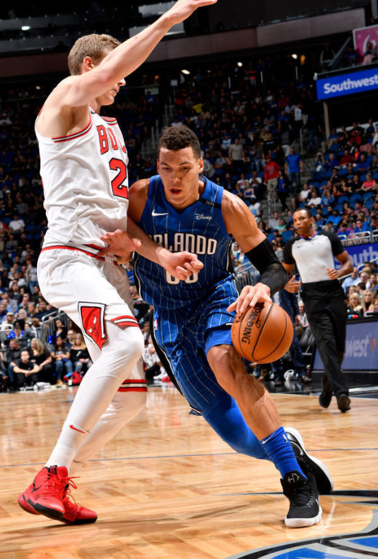 体育赛事直播-小牛主场击败魔术，终结两连败