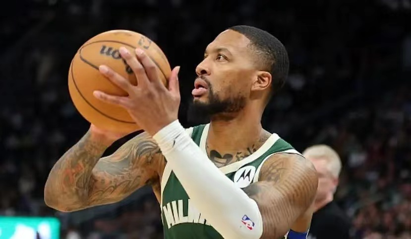 熊猫体育官方网站-猛龙力克雄鹿，取得胜利