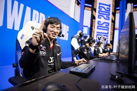 DK碾压EDG,369关键团战开团秒人焦点之战全球总决赛,点燃全场激情的简单介绍 DK碾压EDG,369关键团战开团秒人焦点之战全球总决赛,点燃全场激情的简单介绍