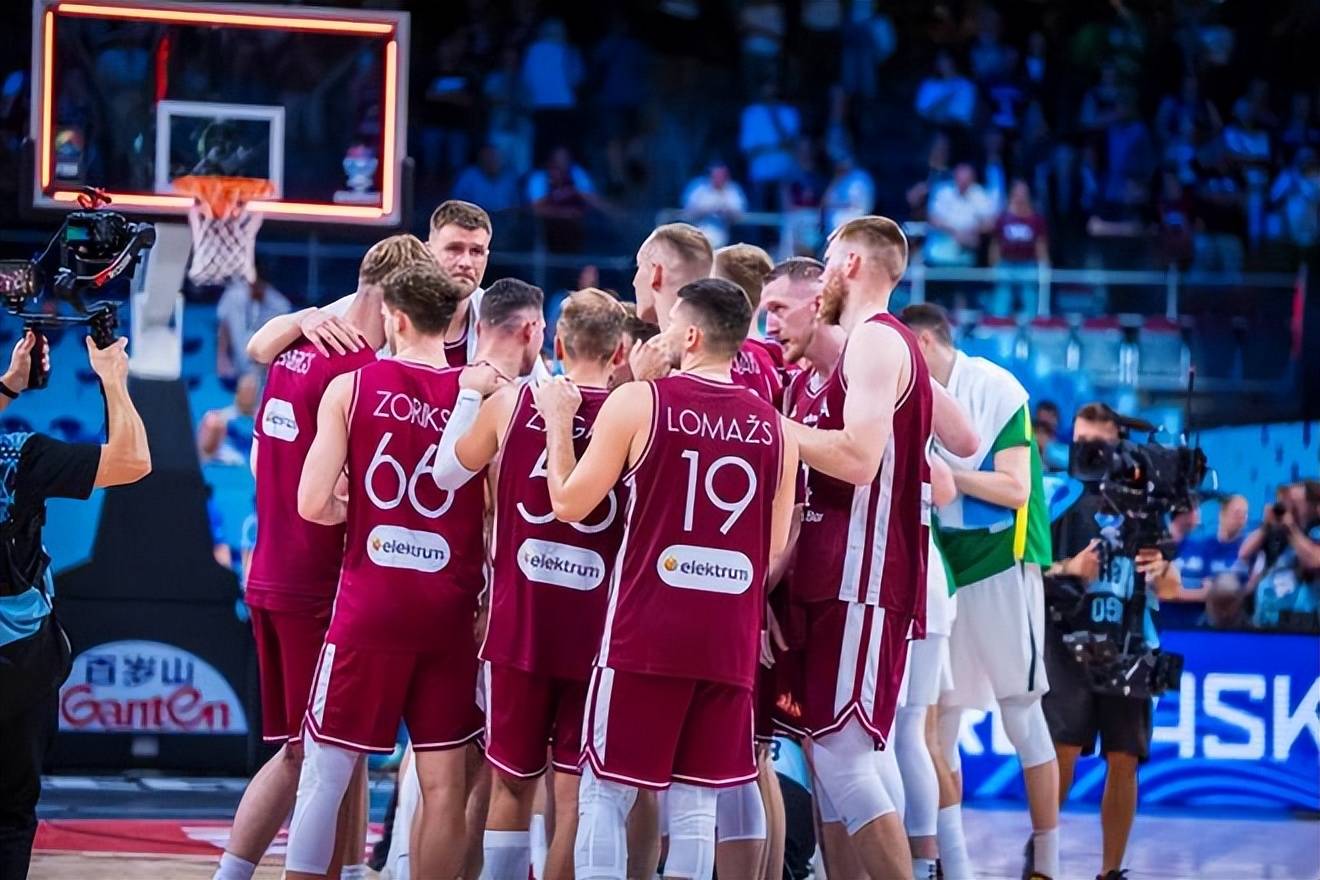 菲律宾男篮强势西班牙男篮,波尔津吉斯统治全场 菲律宾男篮强势西班牙男篮,波尔津吉斯统治全场