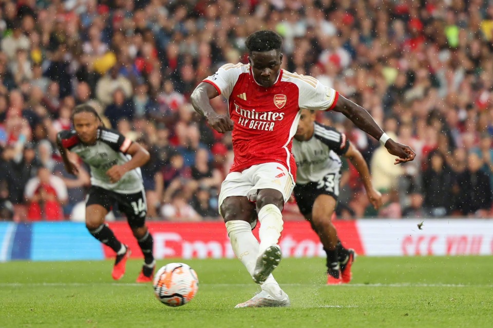 熊猫体育互动-罗马被曼联逆转，晋级之路险象环生