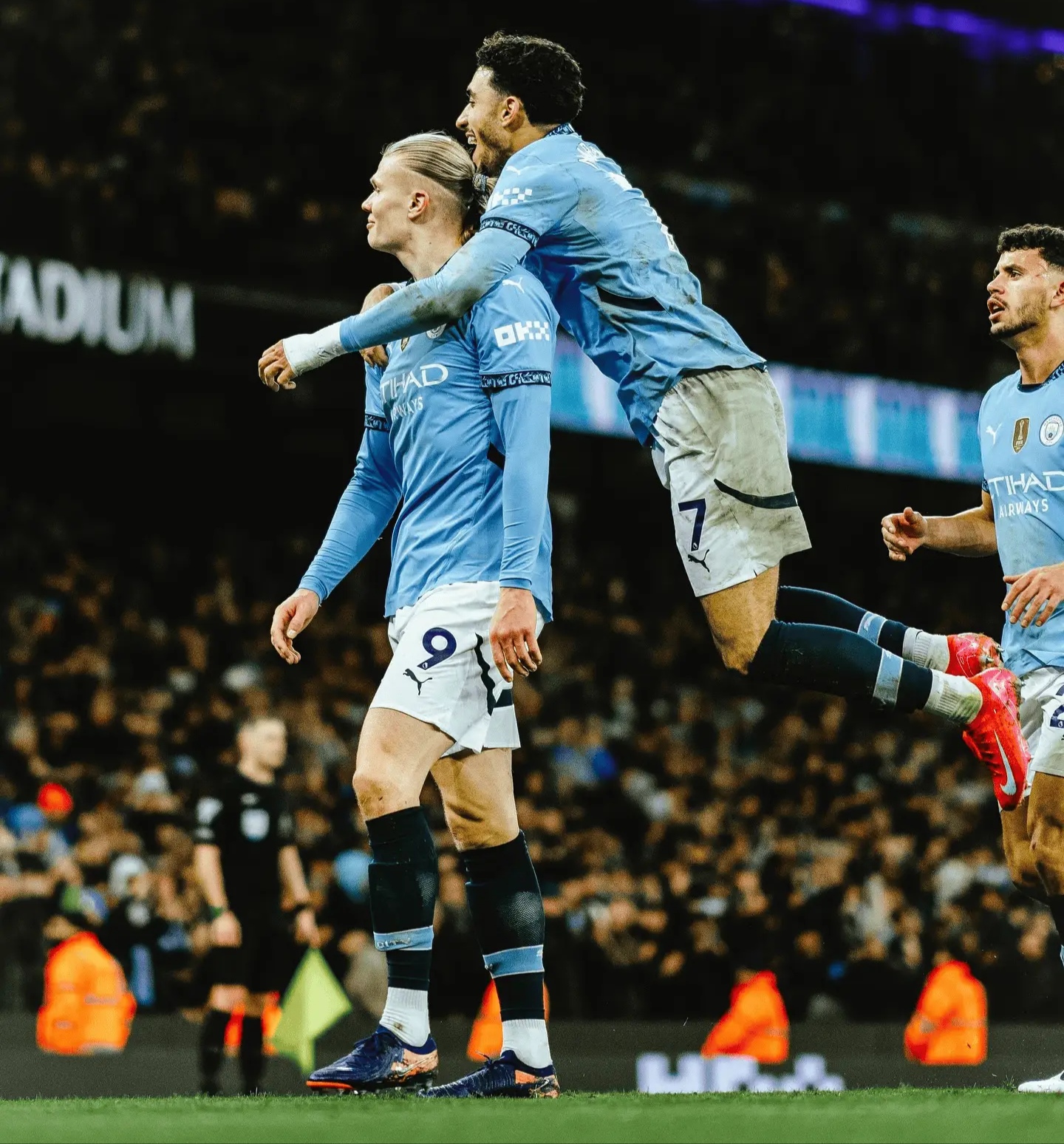 熊猫直播tv-曼城主场击败对手，保持不败记录