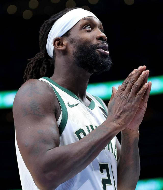 熊猫体育互动-雄鹿B队绝杀墨西哥男篮，贝弗利完成帽子戏法