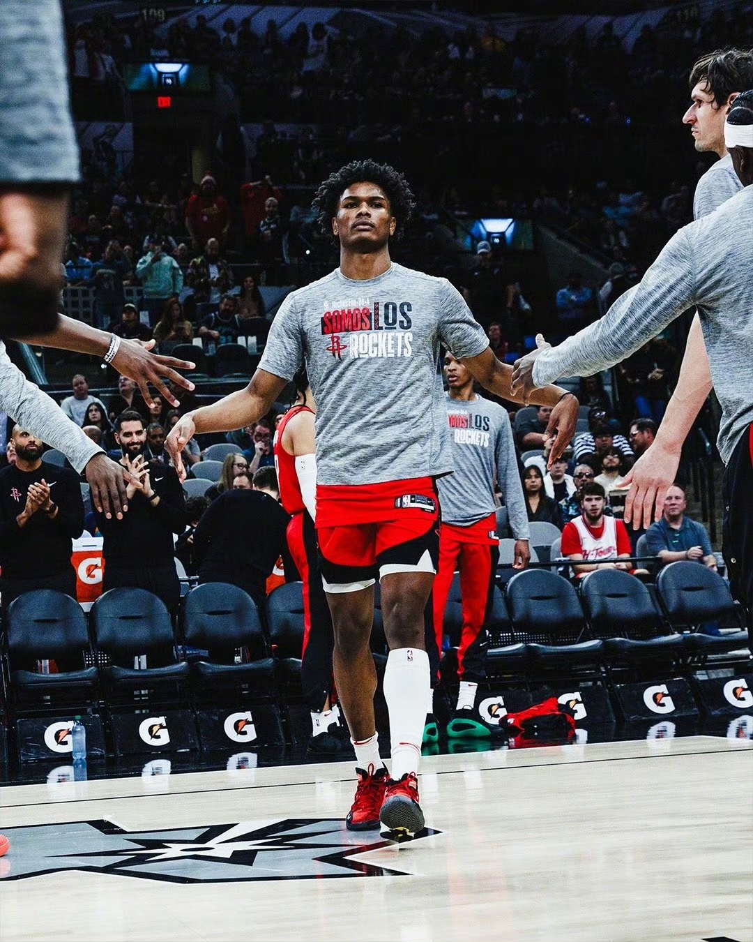 火箭新秀精彩亮相,一鸣惊人帮助球队轻取胜利 火箭新秀精彩亮相,一鸣惊人帮助球队轻取胜利